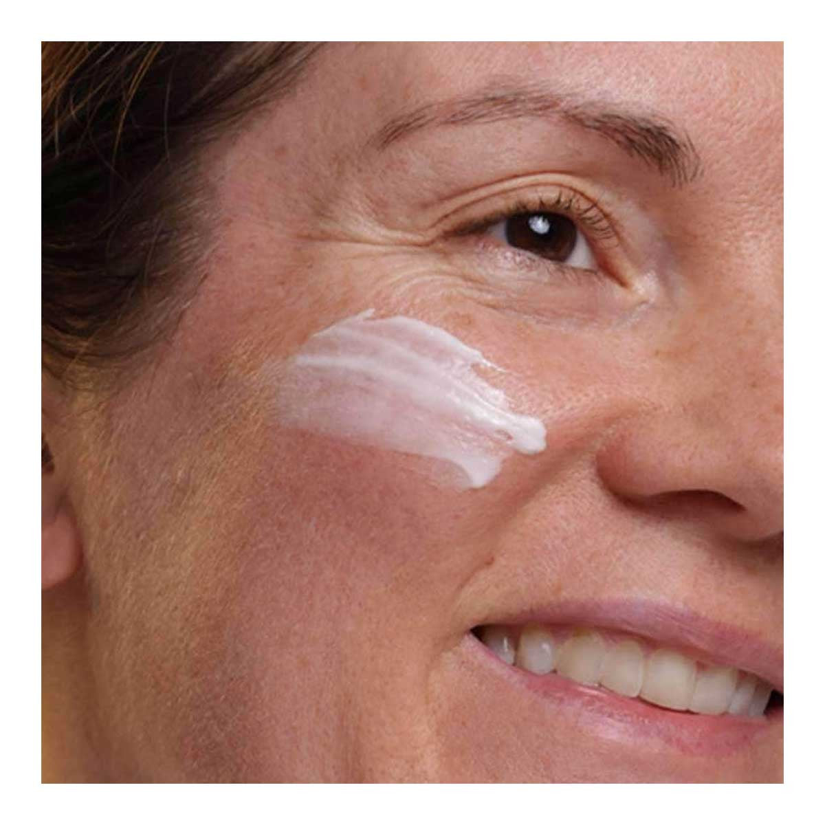 Evolve Organic Beauty Nightly Renew Facial Cream _4