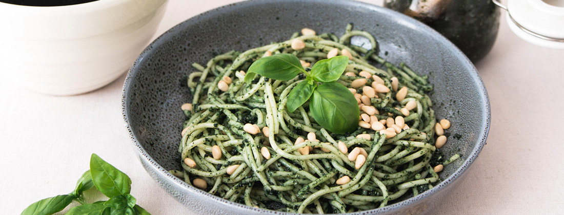 Easy creamy spirulina pesto